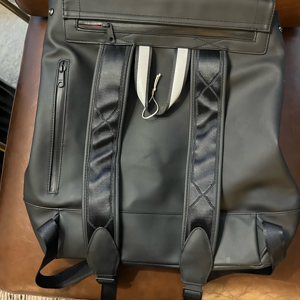Hunter Black Backpack - image 2